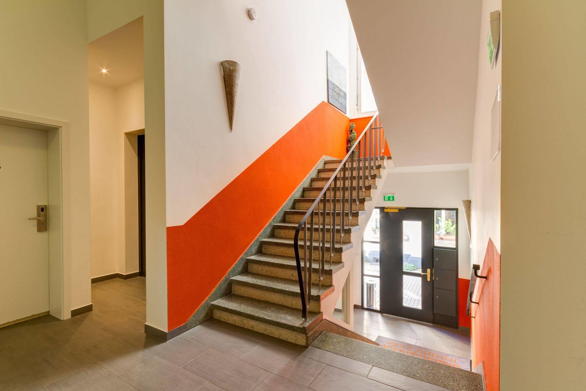 Hotel Boardinghouse